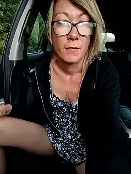 Timide_girl17 Image 4