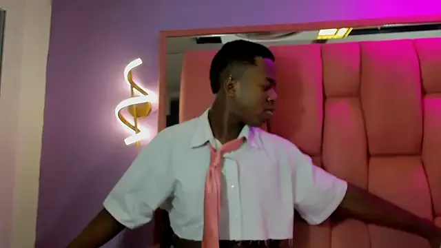 VICTORIAOBEY's Thumb Image